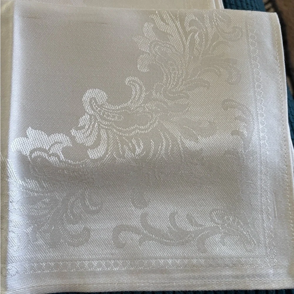 Nichibo In Japan Set 8 Mid Century Off White Brocade Fancy Cloth Square Napkins